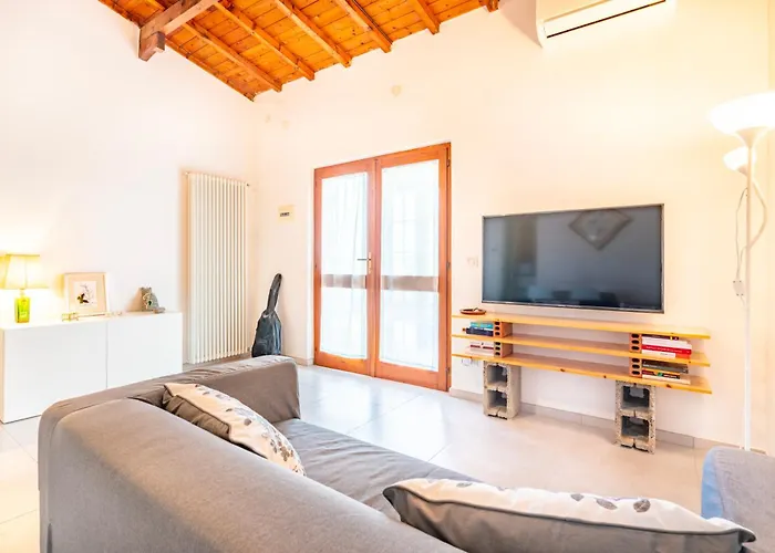 Oasi A Margine Rosso Nyaraló *