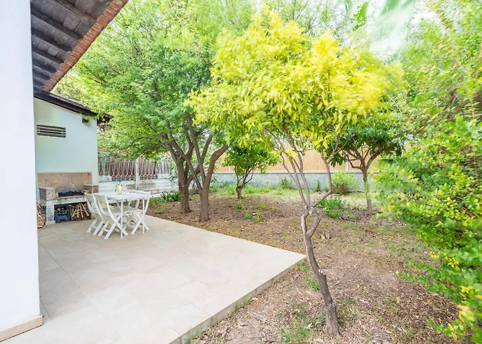 Oasi A Margine Rosso Nyaraló